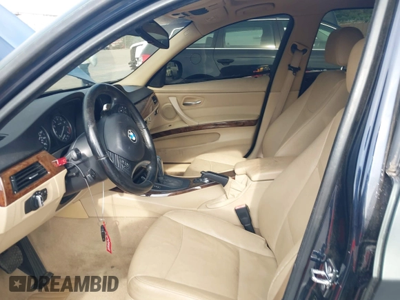 2009 BMW 3 Series 335i с VIN WBAPM77589NL87634, выставлен на аукционе IAAI как лот 42561950 с пробегом Не указан миль и . История ставок и продаж доступна на DreamBid. Изображение 5.