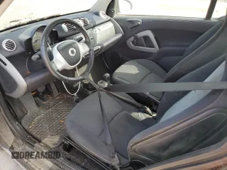 2013 Smart fortwo Pure z VIN WMEEJ3BA9DK678543, wystawiony jako Copart lot #72659984 z przebiegiem Nie podano mil oraz Czysty tytuł • Clean title. Historia ofert i sprzedaży dostępna na DreamBid. Obrazek 8.
