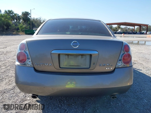 2005 Nissan Altima SE with VIN 1N4BL11E75C117733, listed as a IAAI auction lot 41516717 with 167,370 mi miles. Bid and sale history available at carsss.com. Image 17.