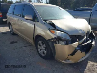 2012 Toyota Sienna LE AAS with VIN 5TDKK3DC8CS269017, listed as a IAAI auction lot 41114202 with 139,156 mi miles. Bid and sale history available at carsss.com. Image 1.