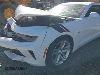 2016 Chevrolet Camaro 2LT z VIN 1G1FD1RS5G0124566, wystawiony jako IAAI lot #41691391 z przebiegiem 62 726 mil mil oraz . Historia ofert i sprzedaży dostępna na DreamBid. Obrazek 19.