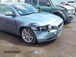 2008 Volvo C70 z VIN YV1MC67208J057706, wystawiony jako IAAI lot #42190498 z przebiegiem 158 652 mil mil oraz . Historia ofert i sprzedaży dostępna na DreamBid. Obrazek 6.