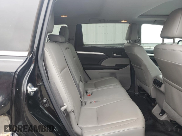 2017 Toyota Highlander XLE with VIN 5TDJZRFH5HS477446, listed as a Copart auction lot 60132215 with 58,830 mi miles and Salvage title. Bid and sale history available at DreamBid. Image 11.
