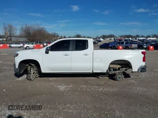 2020 Chevrolet Silverado 1500 LT with VIN 1GCRYDED4LZ221815, listed as a IAAI auction lot 41317651 with 51,340 mi miles. Bid and sale history available at carsss.com. Image 15.