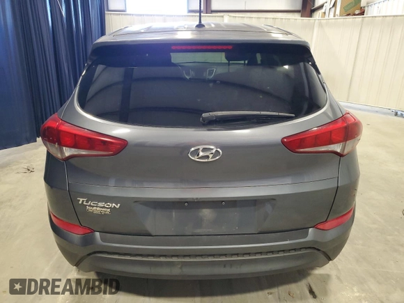2016 Hyundai Tucson SE z VIN KM8J23A40GU114418, wystawiony jako Copart lot #87868505 z przebiegiem Nie podano mil oraz Czysty tytuł • Clean title. Historia ofert i sprzedaży dostępna na DreamBid. Obrazek 6.