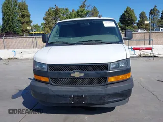 2021 Chevrolet Express Cargo z VIN 1GCWGAFP5M1154767, wystawiony jako IAAI lot #42603834 z przebiegiem 129 116 mil mil oraz . Historia ofert i sprzedaży dostępna na DreamBid. Obrazek 12.