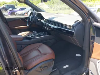 2019 Audi Q7 Premium Plus z VIN WA1LAAF75KD012980, wystawiony jako IAAI lot #42205106 z przebiegiem Nie podano mil oraz . Historia ofert i sprzedaży dostępna na DreamBid. Obrazek 5.