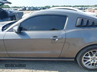 2014 Ford Mustang V6 with VIN 1ZVBP8AM3E5225590, listed as a IAAI auction lot 42148999 with 94,911 mi miles and . Bid and sale history available at DreamBid. Image 14.