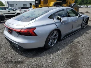 2024 Audi e-tron GT Prestige z VIN WAUDJBFW7R7001203, wystawiony jako Copart lot #63804904 z przebiegiem 48 mil mil oraz Szkody całkowita. Historia ofert i sprzedaży dostępna na DreamBid. Obrazek 3.