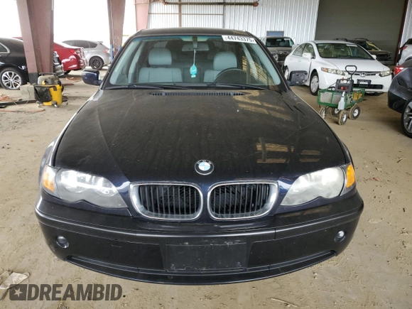2002 BMW 3 Series 325i with VIN WBAET37452NG79633, listed as a Copart auction lot 44743375 with 118,710 mi miles and Clean Title. Bid and sale history available at carsss.com. Image 5.