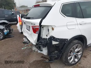 2015 BMW X3 xDrive28i z VIN 5UXWX9C59F0D60654, wystawiony jako IAAI lot #41301266 z przebiegiem 55 904 mil mil oraz . Historia ofert i sprzedaży dostępna na DreamBid. Obrazek 6.