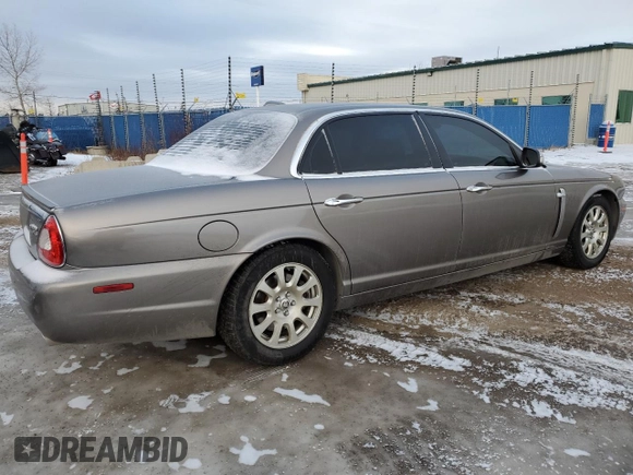 2009 Jaguar XJ with VIN SAJXA82B69SH31532, listed as a Copart auction lot 88027035 with 90,233 mi miles and Clean Title. Bid and sale history available at DreamBid. Image 3.