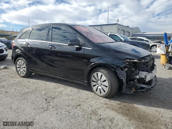 2015 Mercedes-Benz B-Class with VIN WDDVP9ABXFJ004622, listed as a Copart auction lot 86382364 with 67,755 mi miles and Salvage Title. Bid and sale history available at carsss.com. Image 4.