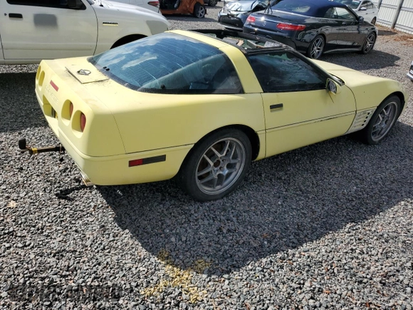1992 Chevrolet Corvette z VIN 1G1YY23PXN5109648, wystawiony jako Copart lot #78973164 z przebiegiem Nie podano mil oraz Szkoda całkowita • Salvage title. Historia ofert i sprzedaży dostępna na DreamBid. Obrazek 3.