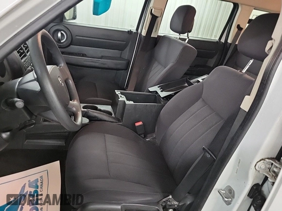 2011 Dodge Nitro SE z VIN 1D4PT2GK2BW589063, wystawiony jako IAAI lot #42408917 z przebiegiem 160 504 mil mil oraz . Historia ofert i sprzedaży dostępna na DreamBid. Obrazek 56.