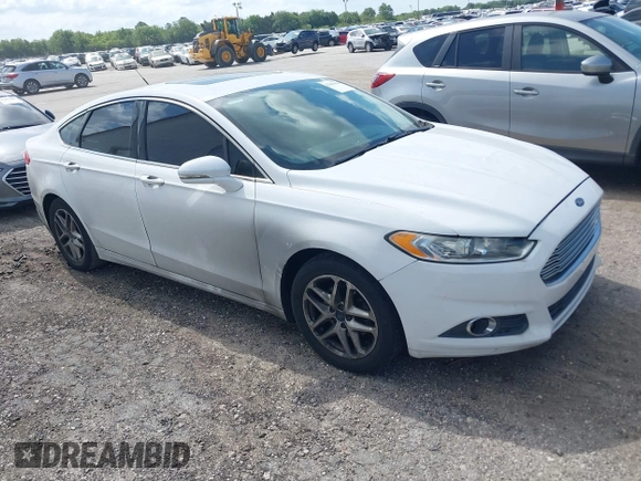2013 Ford Fusion SE with VIN 3FA6P0HR9DR185038, listed as a IAAI auction lot 42104424 with 174,354 mi miles. Bid and sale history available at carsss.com. Image 1.