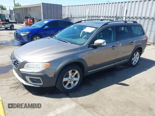 2008 Volvo XC70 with VIN YV4BZ982681037503, listed as a IAAI auction lot 42170388 with 192,516 mi miles and . Bid and sale history available at DreamBid. Image 18.