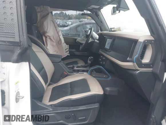 2023 Ford Bronco с VIN 1FMEE5DP6PLB75580, выставлен на аукционе IAAI как лот 42616341 с пробегом 23 098 миль миль и . История ставок и продаж доступна на DreamBid. Изображение 5.