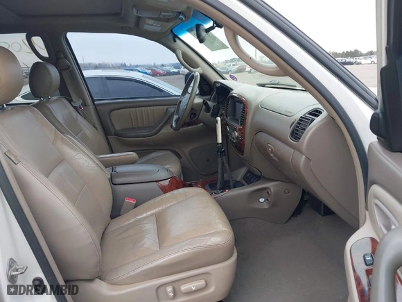 2006 Toyota Sequoia Limited with VIN 5TDBT48A16S258005, listed as a IAAI auction lot 42009303 with 219,977 mi miles. Bid and sale history available at carsss.com. Image 5.