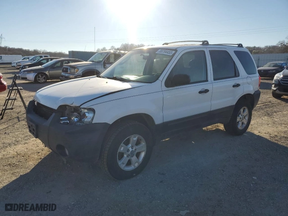 2005 Ford Escape XLT with VIN 1FMYU93115KD39938, listed as a Copart auction lot 88794455 with 133,562 mi miles and Salvage Title. Bid and sale history available at carsss.com. Image 1.