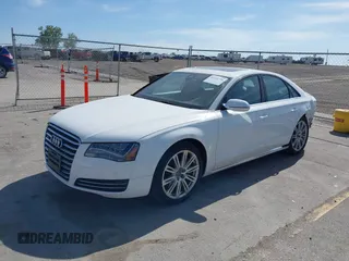 2011 Audi A8 z VIN WAUAVAFD7BN021601, wystawiony jako IAAI lot #42233726 z przebiegiem 182 583 mil mil oraz . Historia ofert i sprzedaży dostępna na DreamBid. Obrazek 2.