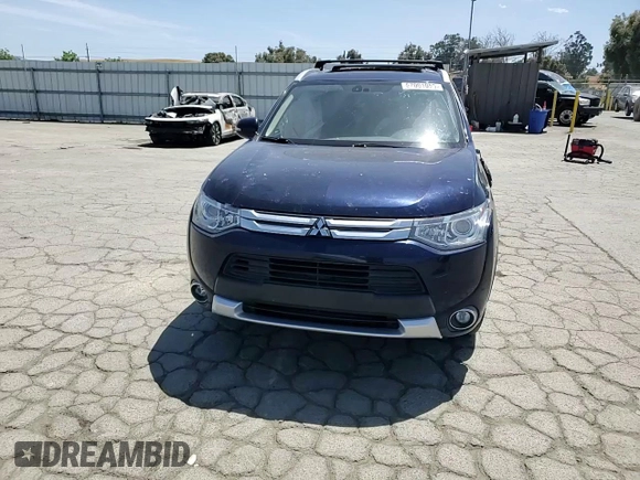 2015 Mitsubishi Outlander GT z VIN JA4JZ4AX3FZ014129, wystawiony jako Copart lot #57001055 z przebiegiem 99 460 mil mil oraz Szkoda całkowita • Salvage title. Historia ofert i sprzedaży dostępna na DreamBid. Obrazek 13.