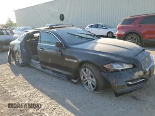 2019 Jaguar XJ Portfolio with VIN SAJWA2G7XK8W19345, listed as a Copart auction lot 72649384 with Not Provided miles and Salvage Title. Bid and sale history available at DreamBid. Image 4.