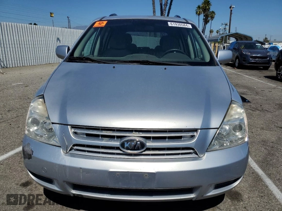2009 Kia Sedona with VIN KNDMB133296299895, listed as a Copart auction lot 61930584 with 0 mi miles and Clean Title. Bid and sale history available at carsss.com. Image 5.
