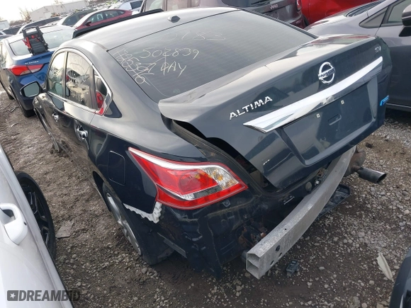 2013 Nissan Altima 2.5 S with VIN 1N4AL3AP4DN502839, listed as a IAAI auction lot 38739287 with 135,951 mi miles. Bid and sale history available at carsss.com. Image 3.