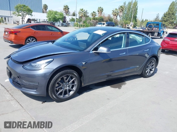 2020 Tesla Model 3 Standard Range Plus z VIN 5YJ3E1EA6LF703159, wystawiony jako IAAI lot #42099718 z przebiegiem 30 175 mil mil oraz . Historia ofert i sprzedaży dostępna na DreamBid. Obrazek 19.