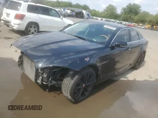 2019 Jaguar XJ R-Sport with VIN SAJWA1C78K8W18453, listed as a Copart auction lot 65833564 with 103,835 mi miles and Salvage title. Bid and sale history available at DreamBid. Image 1.
