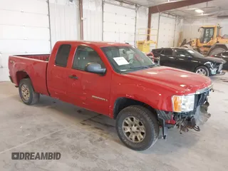 2008 GMC Sierra 1500 SLE1 z VIN 2GTEK190881320580, wystawiony jako IAAI lot #42116464 z przebiegiem 200 299 mil mil oraz . Historia ofert i sprzedaży dostępna na DreamBid. Obrazek 1.