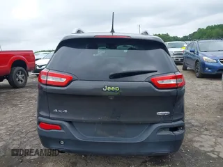 2016 Jeep Cherokee Altitude with VIN 1C4PJMCB6GW117878, listed as a IAAI auction lot 42418402 with 139,665 mi miles and . Bid and sale history available at DreamBid. Image 16.