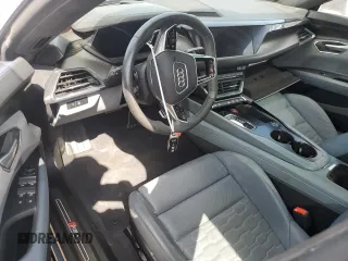 2022 Audi RS e-tron GT z VIN WAUBHBFW4N7901781, wystawiony jako Copart lot #75124364 z przebiegiem 22 581 mil mil oraz Nie do naprawy. Historia ofert i sprzedaży dostępna na DreamBid. Obrazek 8.