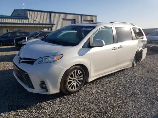 2018 Toyota Sienna XLE Auto Access Seat with VIN 5TDYZ3DC7JS903470, listed as a Copart auction lot 47938055 with 118,734 mi miles and Salvage Title. Bid and sale history available at carsss.com. Image 1.