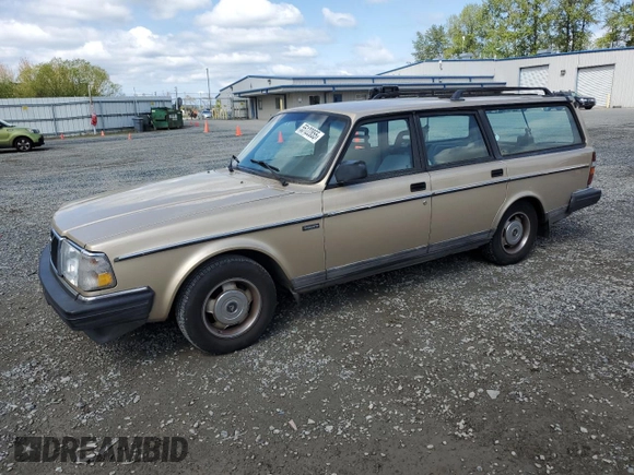 1993 Volvo 240 z VIN YV1AW8311P1956415, wystawiony jako Copart lot #55122855 z przebiegiem 276 658 mil mil oraz Szkoda całkowita • Salvage title. Historia ofert i sprzedaży dostępna na DreamBid. Obrazek 1.