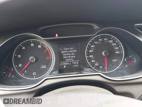 2013 Audi A4 Premium z VIN WAUAFAFL8DN038026, wystawiony jako IAAI lot #42271154 z przebiegiem 210 669 mil mil oraz . Historia ofert i sprzedaży dostępna na DreamBid. Obrazek 7.