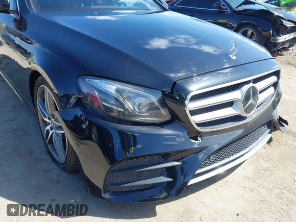 2018 Mercedes-Benz E-Class E 300 with VIN WDDZF4JB1JA320099, listed as a IAAI auction lot 41947023 with 109,868 mi miles. Bid and sale history available at carsss.com. Image 19.