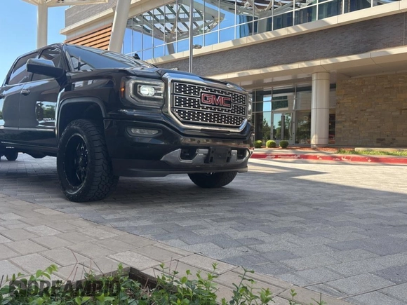 2017 GMC Sierra 1500 Denali with VIN 3GTU2PEJ8HG276956, listed as a Copart auction lot 55885675 with 173,455 mi miles and Clean Title. Bid and sale history available at DreamBid. Image 1.