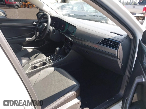 2019 Volkswagen Jetta SEL z VIN 3VWE57BU1KM111170, wystawiony jako IAAI lot #42179819 z przebiegiem 92 300 mil mil oraz . Historia ofert i sprzedaży dostępna na DreamBid. Obrazek 5.