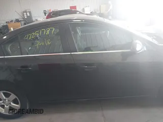 2014 Chevrolet Cruze 1LT z VIN 1G1PC5SB0E7383723, wystawiony jako IAAI lot #42251787 z przebiegiem 129 366 mil mil oraz . Historia ofert i sprzedaży dostępna na DreamBid. Obrazek 13.