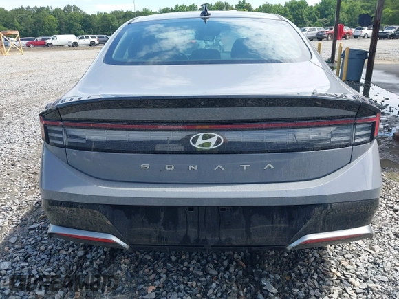 2024 Hyundai Sonata SEL z VIN KMHL64JA3RA398298, wystawiony jako IAAI lot #42462477 z przebiegiem 21 843 mil mil oraz . Historia ofert i sprzedaży dostępna na DreamBid. Obrazek 17.