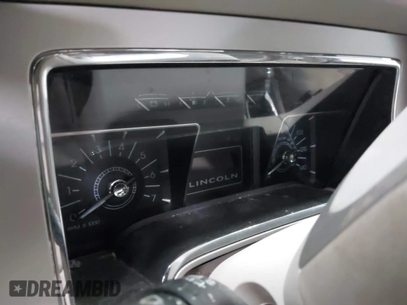 2008 Lincoln Navigator with VIN 5LMFU28558LJ11589, listed as a IAAI auction lot 41231733 with 1 mi miles. Bid and sale history available at carsss.com. Image 7.