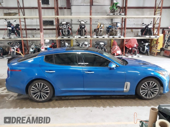 2018 Kia Stinger Premium with VIN KNAE25LA5J6017132, listed as a IAAI auction lot 42163195 with 176,947 mi miles. Bid and sale history available at carsss.com. Image 13.