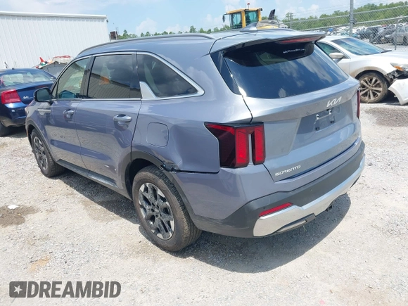2024 Kia Sorento S with VIN 5XYRL4JC5RG266314, listed as a IAAI auction lot 42557490 with 17,720 mi miles and . Bid and sale history available at DreamBid. Image 3.