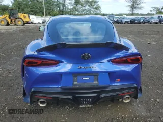 2023 Toyota Supra 3.0 z VIN WZ1DB0G02PW059707, wystawiony jako Copart lot #69791693 z przebiegiem 7559 mil mil oraz . Historia ofert i sprzedaży dostępna na DreamBid. Obrazek 6.