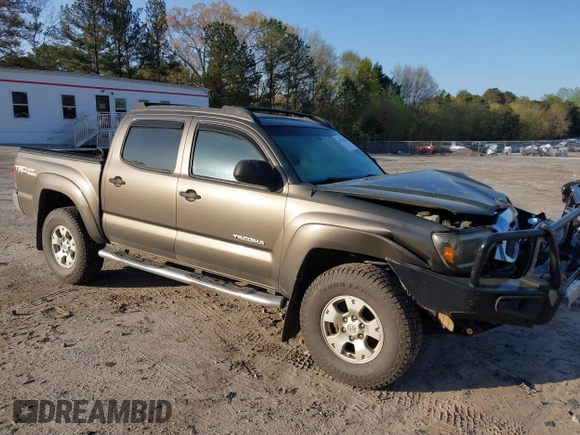 2014 Toyota Tacoma with VIN 3TMLU4EN3EM163162, listed as a IAAI auction lot 41930392 with 167,368 mi miles and . Bid and sale history available at DreamBid. Image 1.