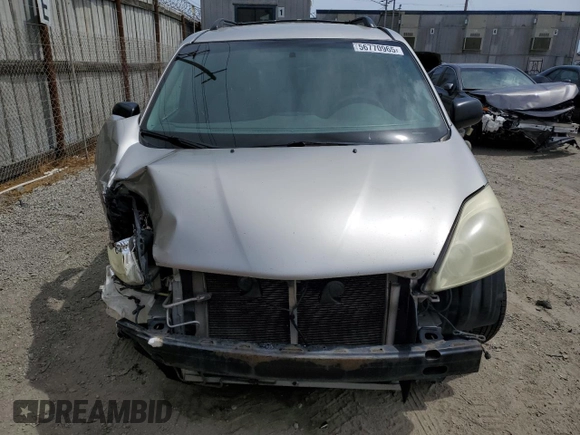 2005 Toyota Sienna CE z VIN 5TDZA23C45S240422, wystawiony jako Copart lot #56770965 z przebiegiem 225 623 mil mil oraz Szkoda całkowita • Salvage title. Historia ofert i sprzedaży dostępna na DreamBid. Obrazek 5.