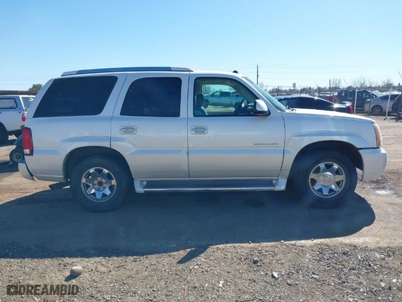 2005 Cadillac Escalade with VIN 1GYEC63N75R276678, listed as a IAAI auction lot 41750965 with 157,110 mi miles. Bid and sale history available at carsss.com. Image 13.