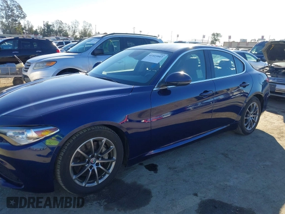 2018 Alfa Romeo Giulia with VIN ZARFAEBN1J7592164, listed as a IAAI auction lot 41411043 with 26,943 mi miles. Bid and sale history available at carsss.com. Image 14.